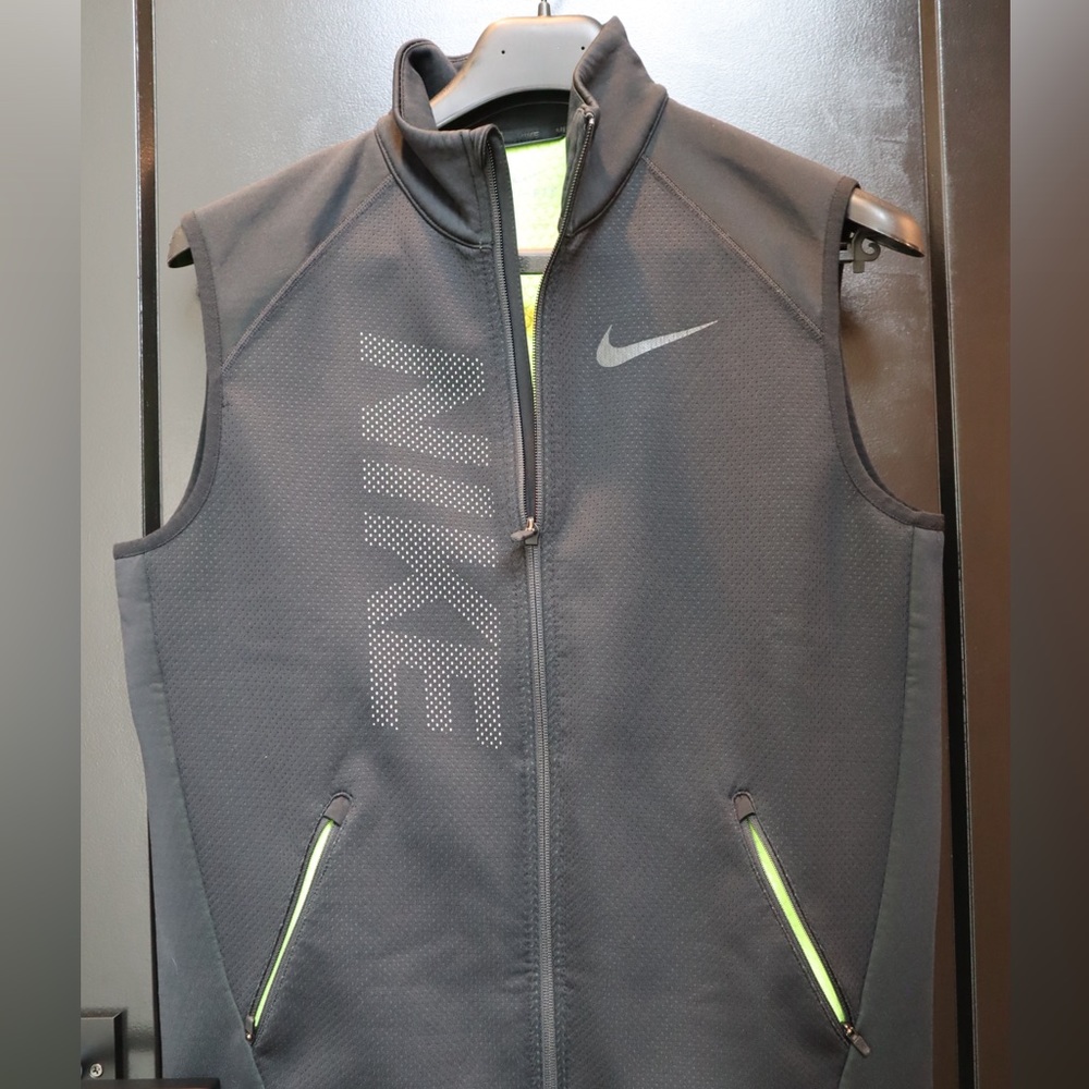 Nike, Tech Vest, Men's Size Medium, Black with Volt Green Dri-Fit Lining, Used